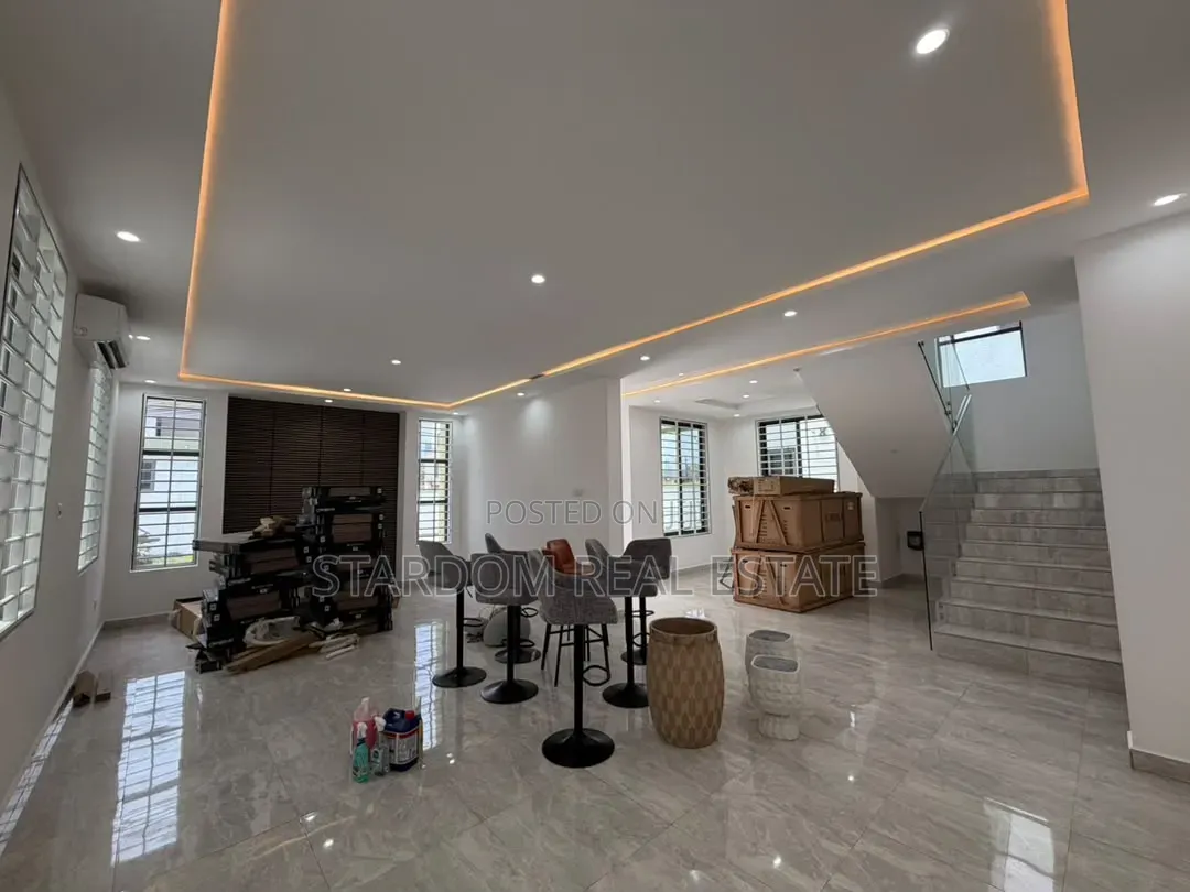 4bdrm Duplex in Adjiringanor, Ability for sale