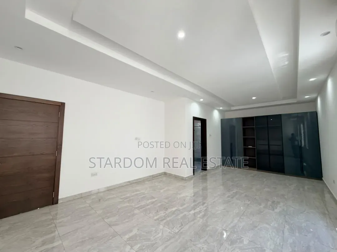 4bdrm Duplex in Adjiringanor, Ability for sale