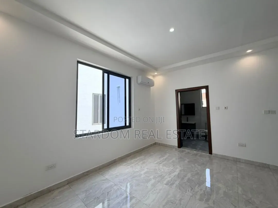 4bdrm Duplex in Adjiringanor, Ability for sale