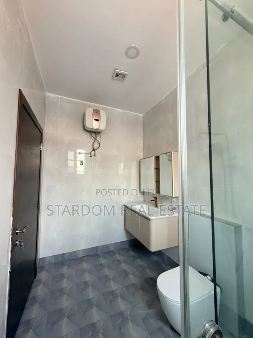 4bdrm Duplex in Adjiringanor, Ability for sale