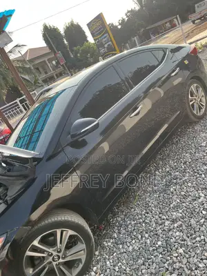 Hyundai Elantra Limited Sedan FWD (2.0L 4cyl 6A) 2017 Black