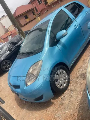 Toyota Vitz 1.5 FWD 3dr 2010 Blue