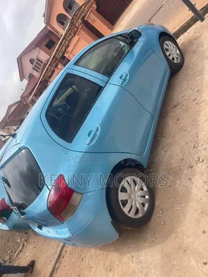 Toyota Vitz 1.5 FWD 3dr 2010 Blue