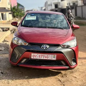 Toyota Yaris 2018 Burgundy