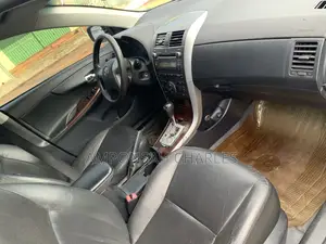 Toyota Corolla LE 4dr Sedan (1.8L 4cyl 4A) 2012 Black