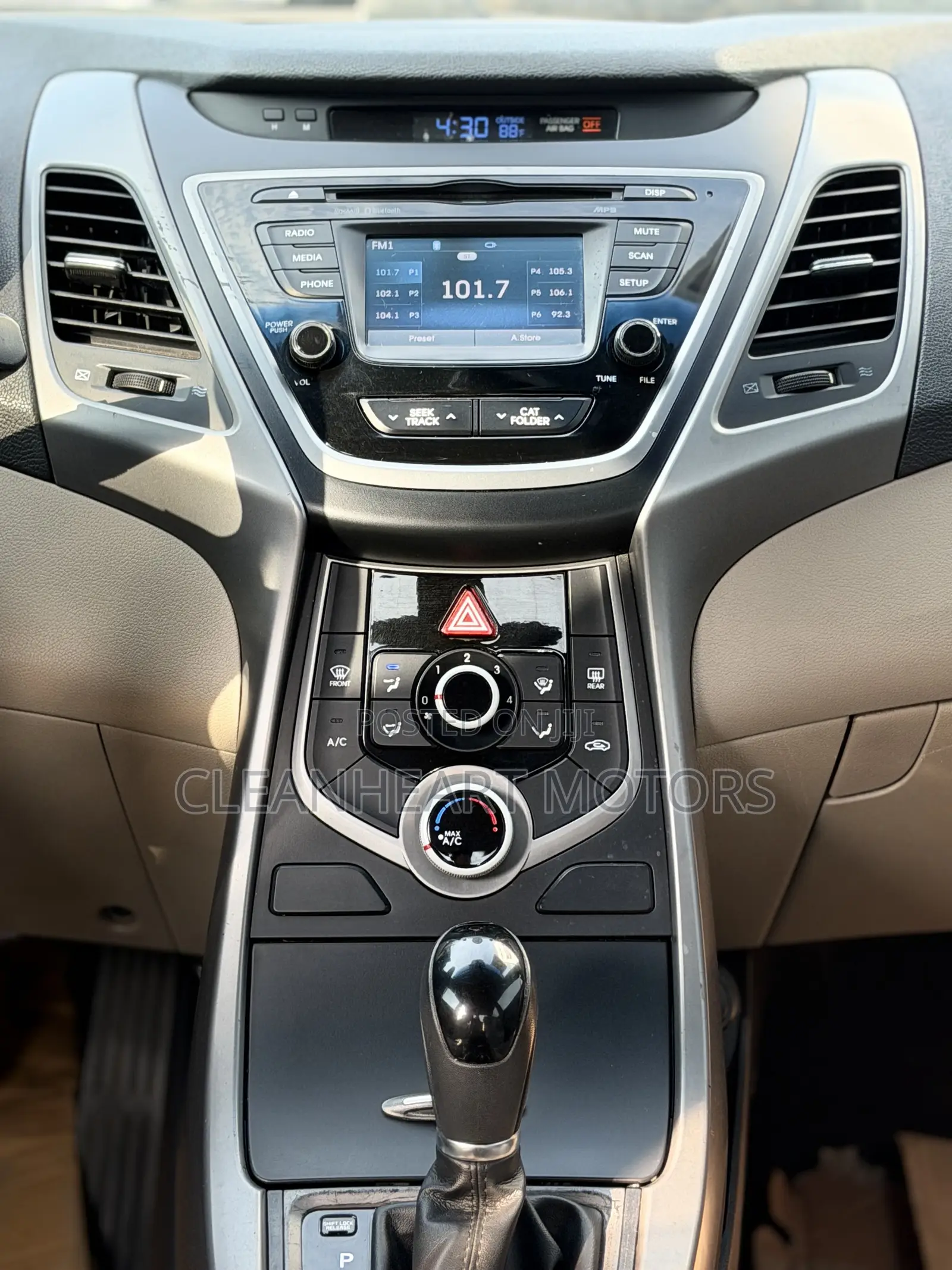 Hyundai Elantra 2016 Black