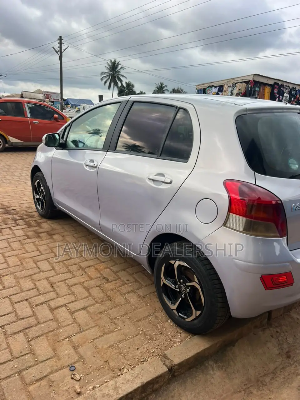 Toyota Vitz 2010 Silver