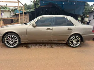 Mercedes-Benz C230 2005 Gold