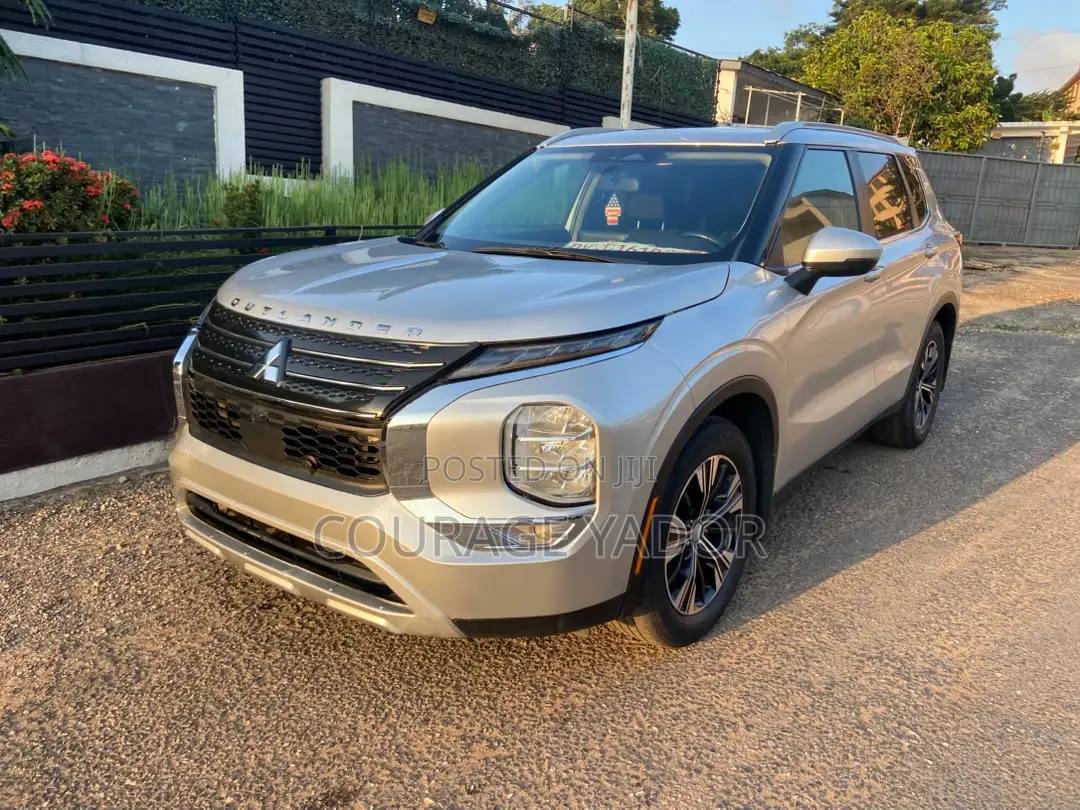 Mitsubishi Outlander PHEV ES AWD 2024 Silver