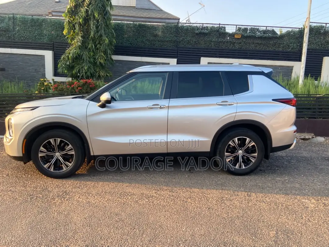 Mitsubishi Outlander PHEV ES AWD 2024 Silver