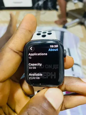 Apple Watch Series 8