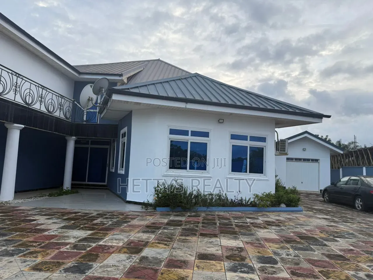 8bdrm House in ECOMOG for sale