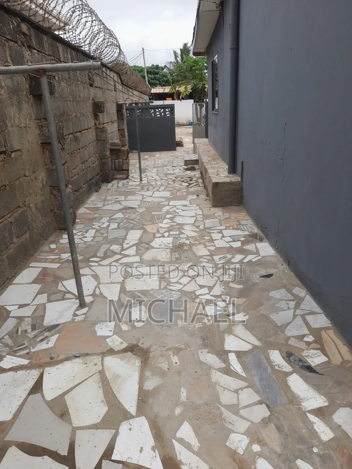 Furnished 2bdrm Block of Flats in New Sebrepor, Tema Metropolitan