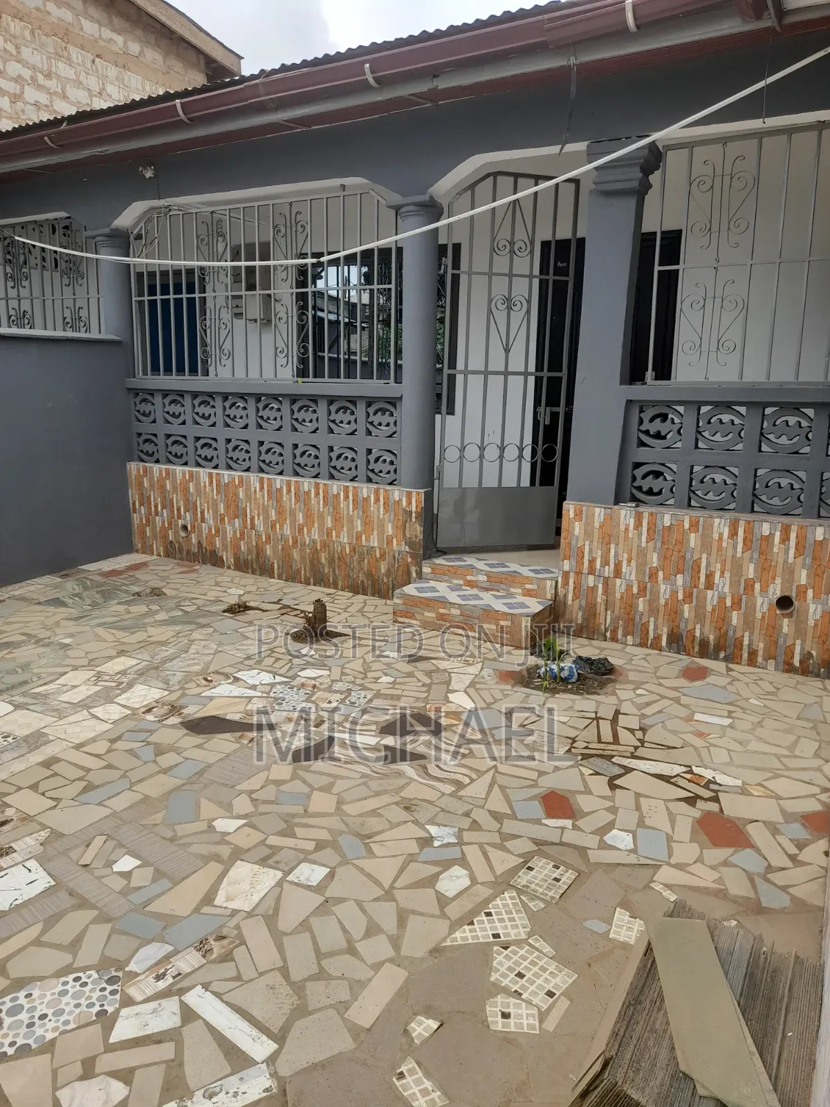 Furnished 2bdrm Block of Flats in New Sebrepor, Tema Metropolitan