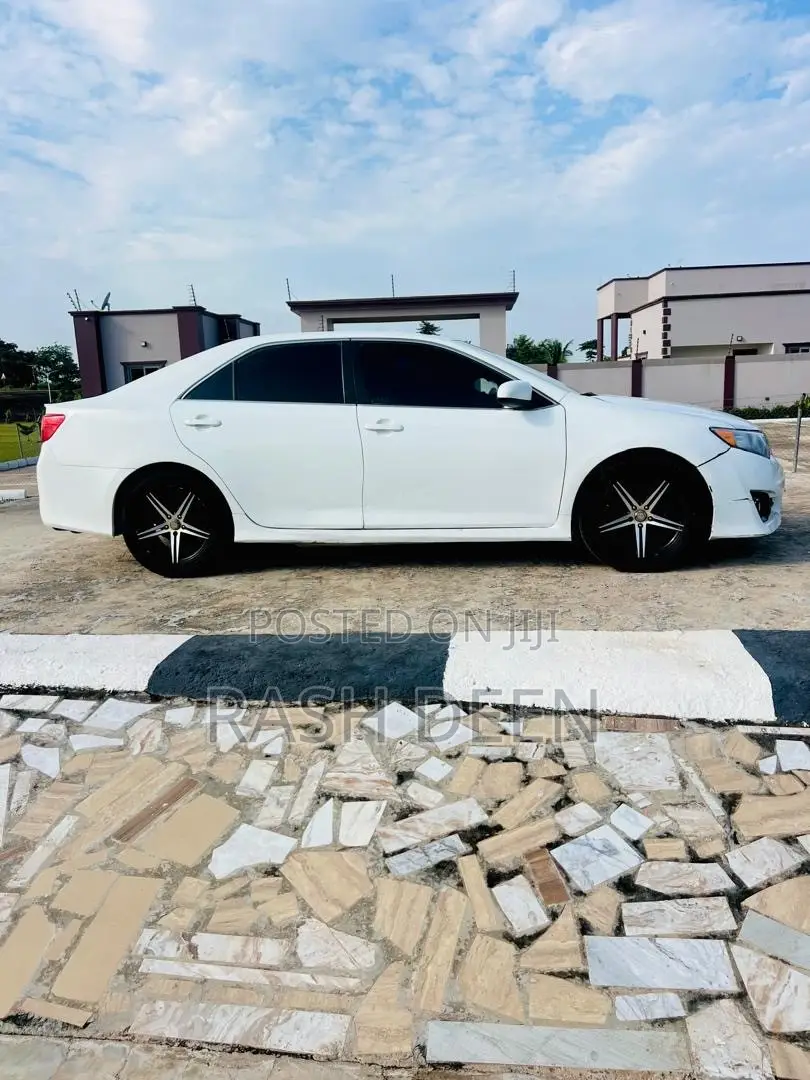 Toyota Camry L 4dr Sedan (2.5L 4cyl 6A) 2014 White