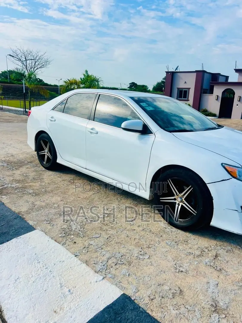 Toyota Camry L 4dr Sedan (2.5L 4cyl 6A) 2014 White