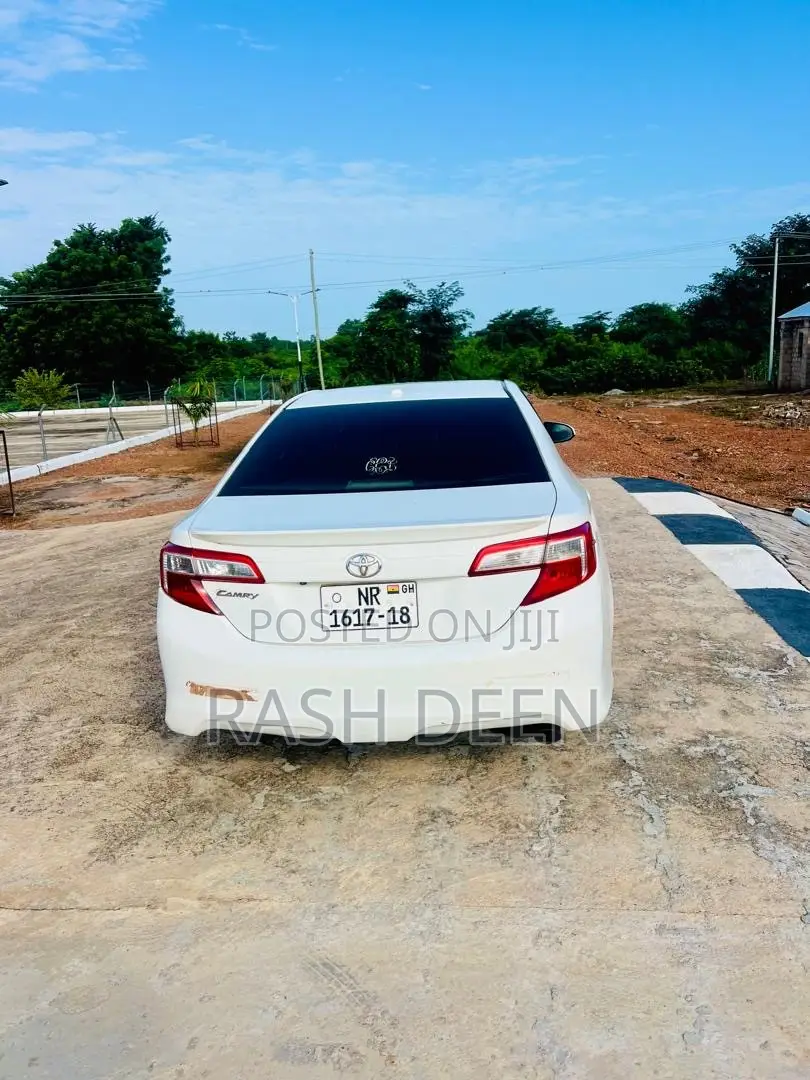 Toyota Camry L 4dr Sedan (2.5L 4cyl 6A) 2014 White