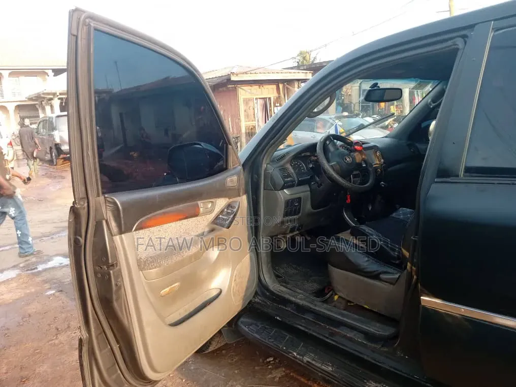 Toyota Land Cruiser Prado 2010 Black