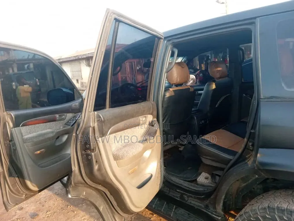 Toyota Land Cruiser Prado 2010 Black