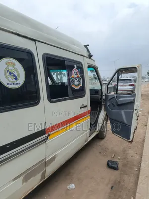 Mercedes-Benz Sprinter 1997 Yellow