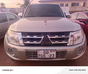 Mitsubishi Pajero 2016 Silver