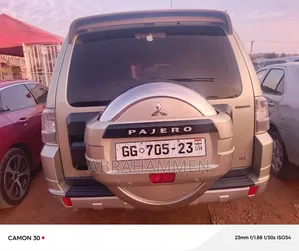 Mitsubishi Pajero 2016 Silver