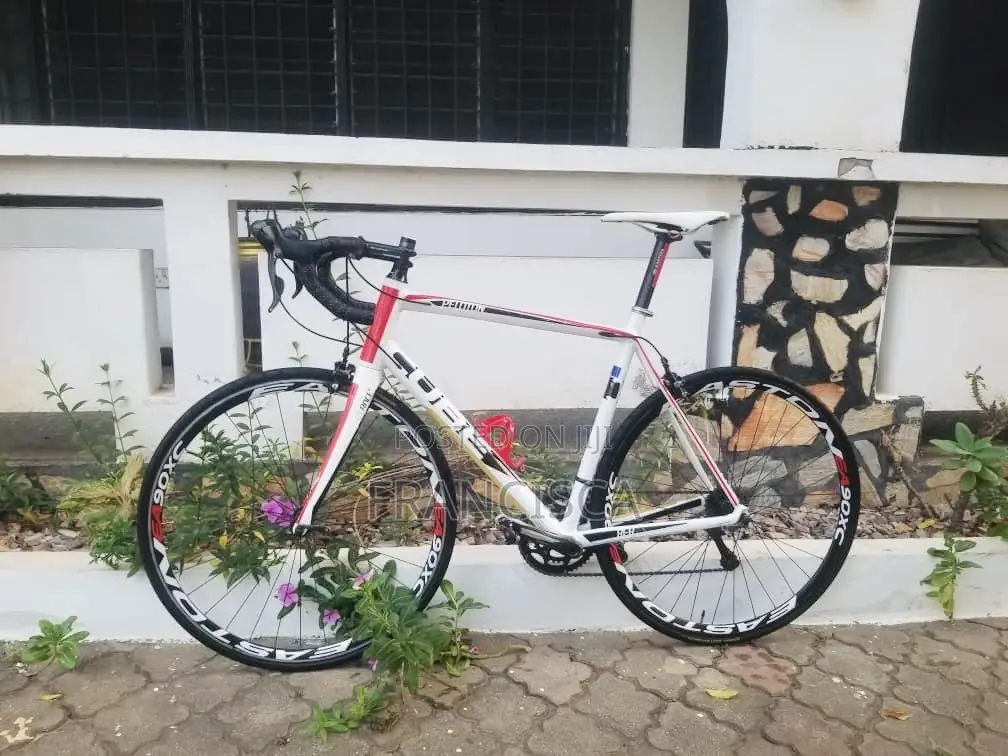 Very Neat Cube Peloton Roadbike Available for Sale