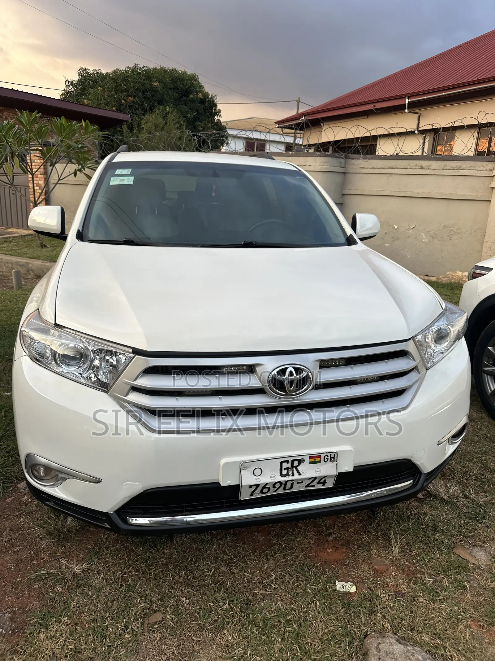Toyota Highlander Plus 2.7L 2WD 2013 White