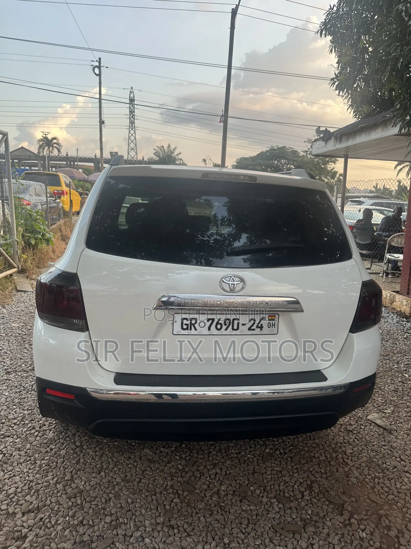 Toyota Highlander Plus 2.7L 2WD 2013 White