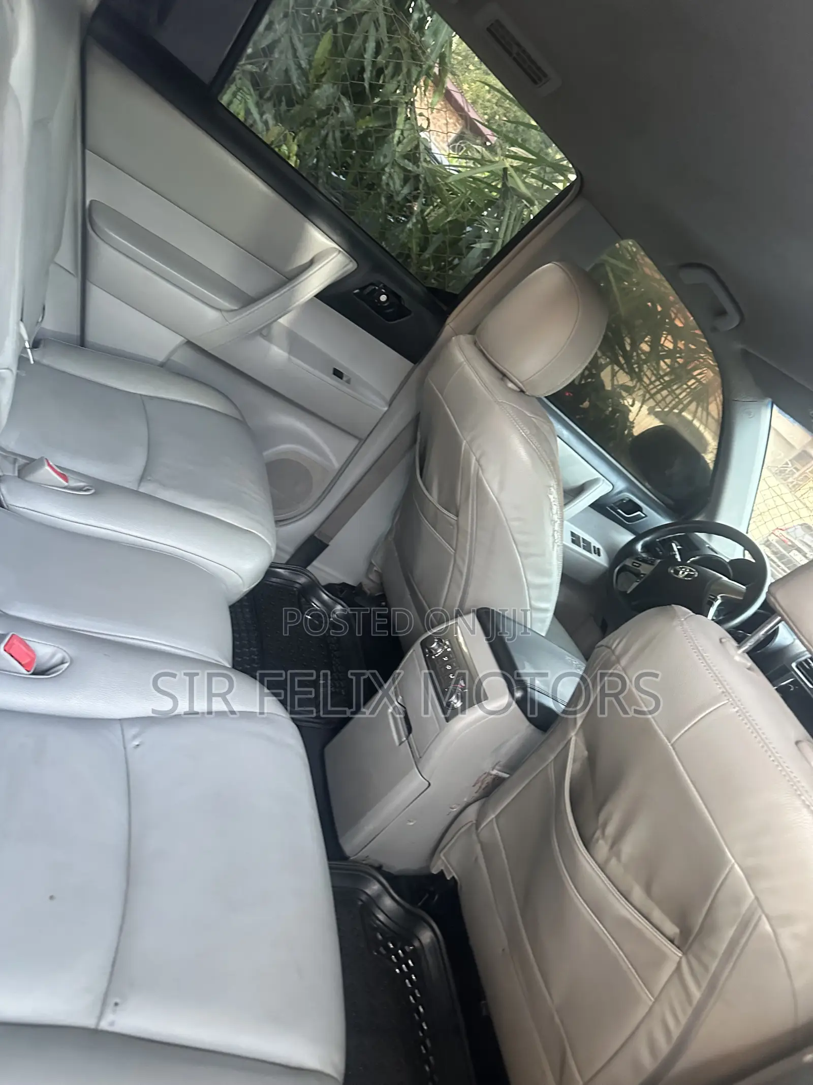 Toyota Highlander Plus 2.7L 2WD 2013 White