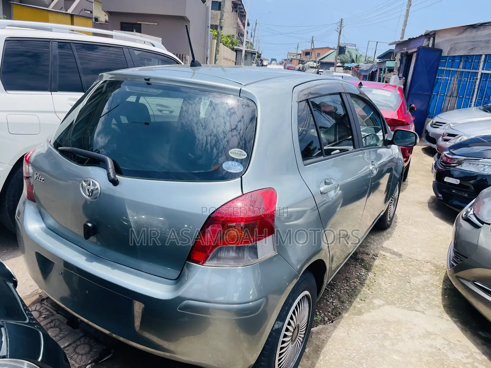 Toyota Vitz 1.3 AWD 5dr 2010 Green