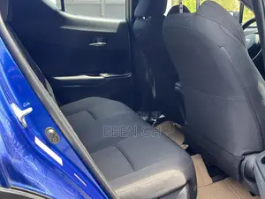 Toyota C-HR 2017 Blue