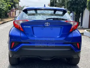 Toyota C-HR 2017 Blue