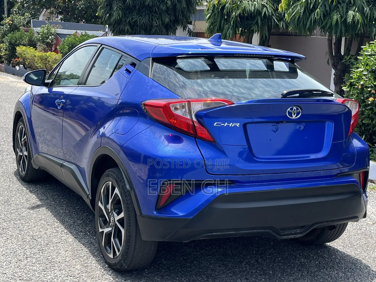 Toyota C-HR 2017 Blue