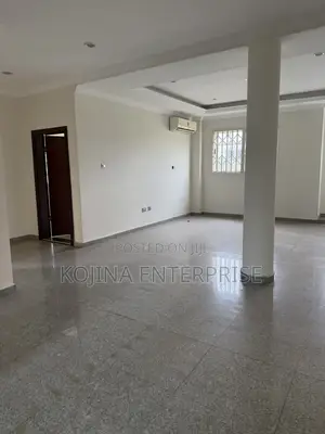 6bdrm Townhouse / Terrace in Ahodwo, Kumasi Metropolitan for rent