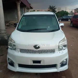 Toyota Voxy 2012 White