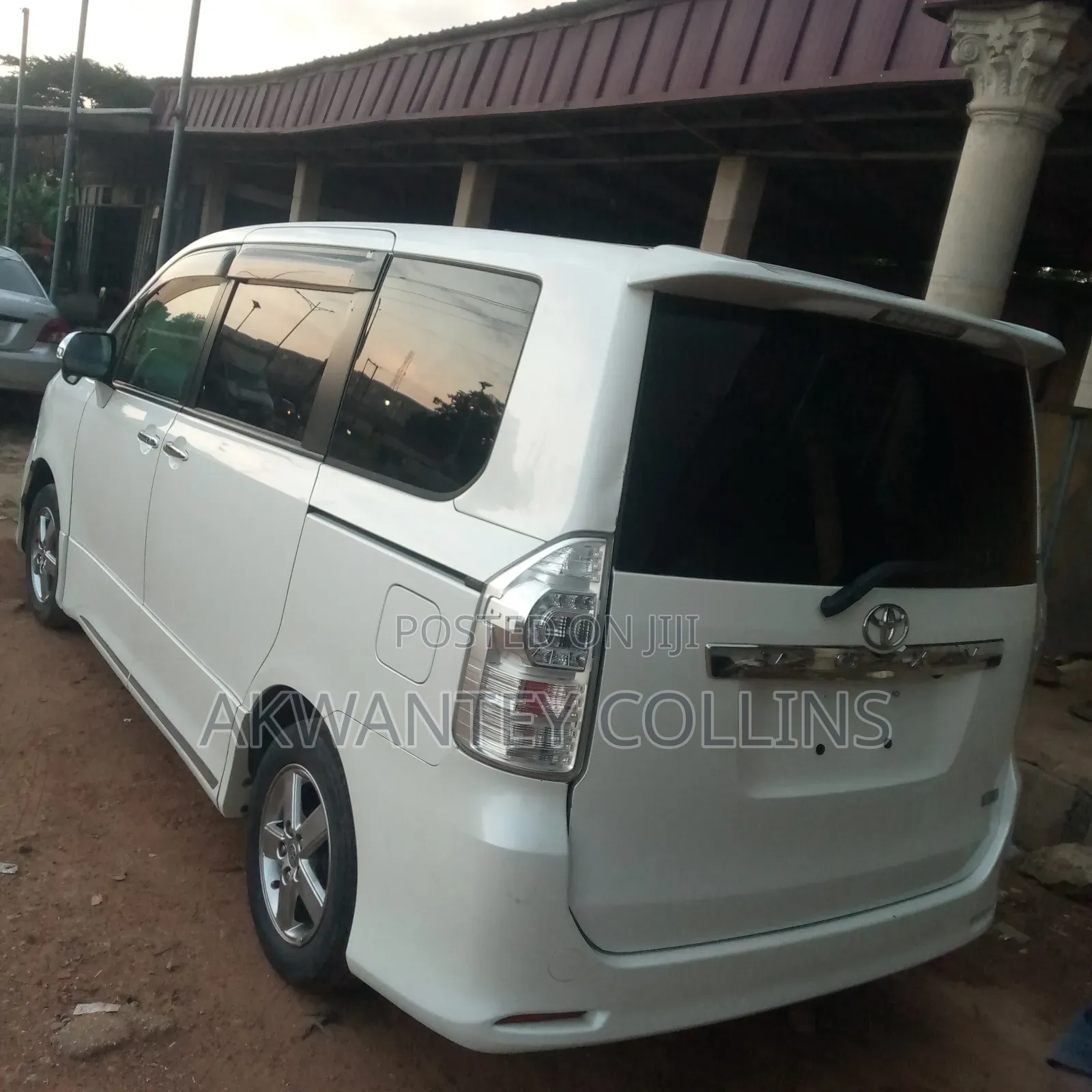 Toyota Voxy 2012 White