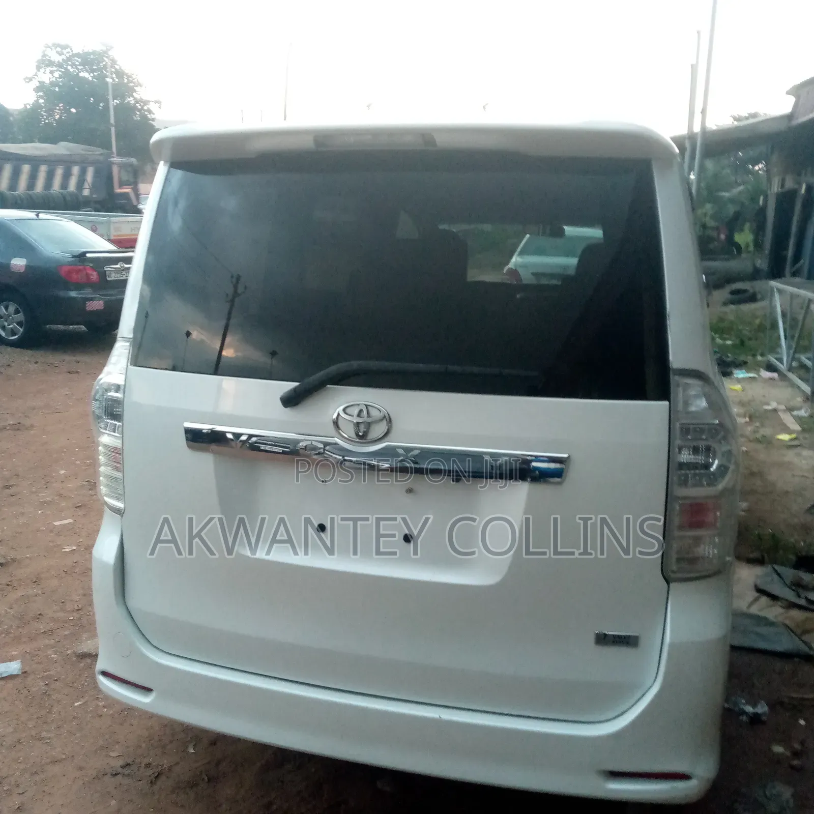 Toyota Voxy 2012 White