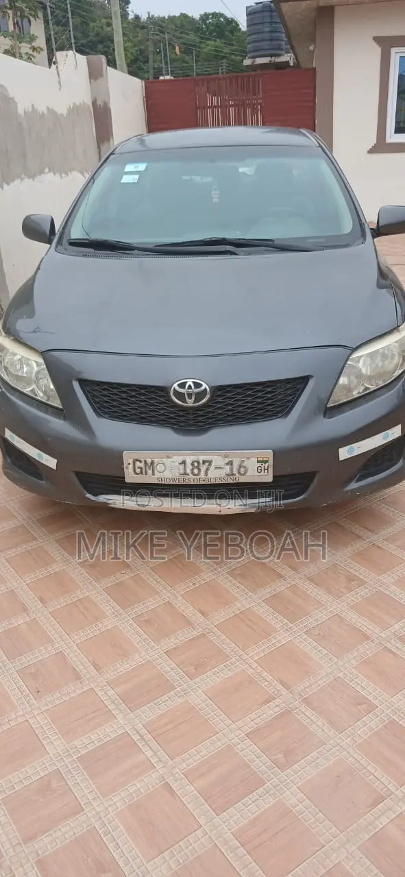 Toyota Corolla LE 4dr Sedan (1.8L 4cyl 4A) 2010 Gray