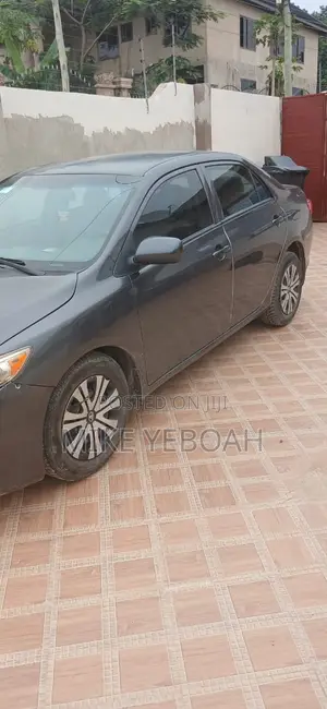 Toyota Corolla LE 4dr Sedan (1.8L 4cyl 4A) 2010 Gray
