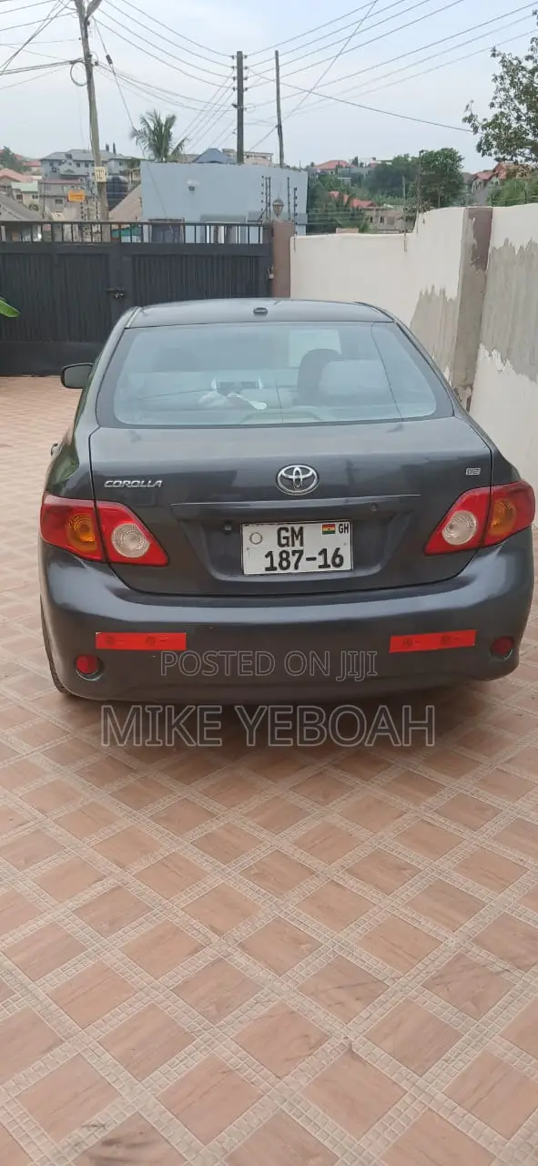 Toyota Corolla LE 4dr Sedan (1.8L 4cyl 4A) 2010 Gray