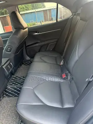 Toyota Camry 2018 White