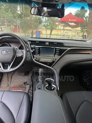 Toyota Camry 2018 White