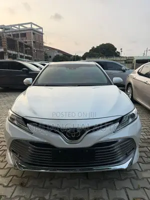 Toyota Camry 2018 White