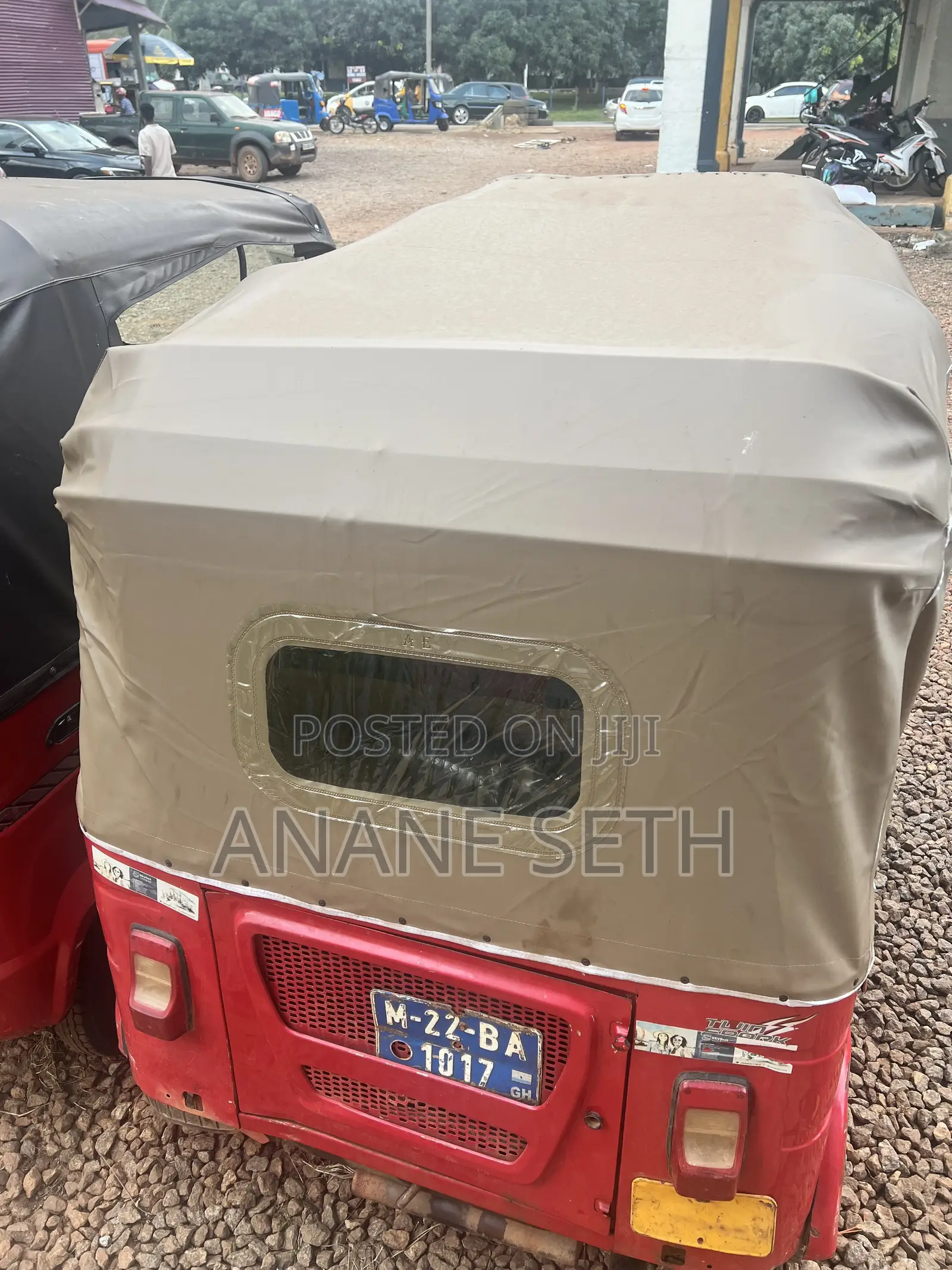 Bajaj RE 2022 Red