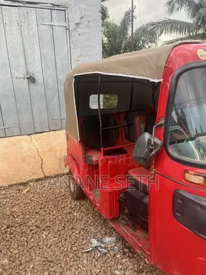 Bajaj RE 2022 Red