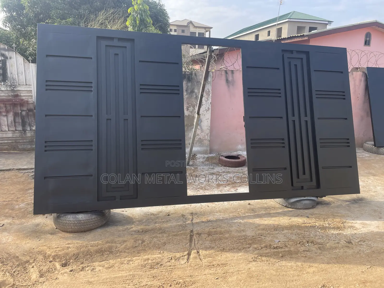 Metal Gate