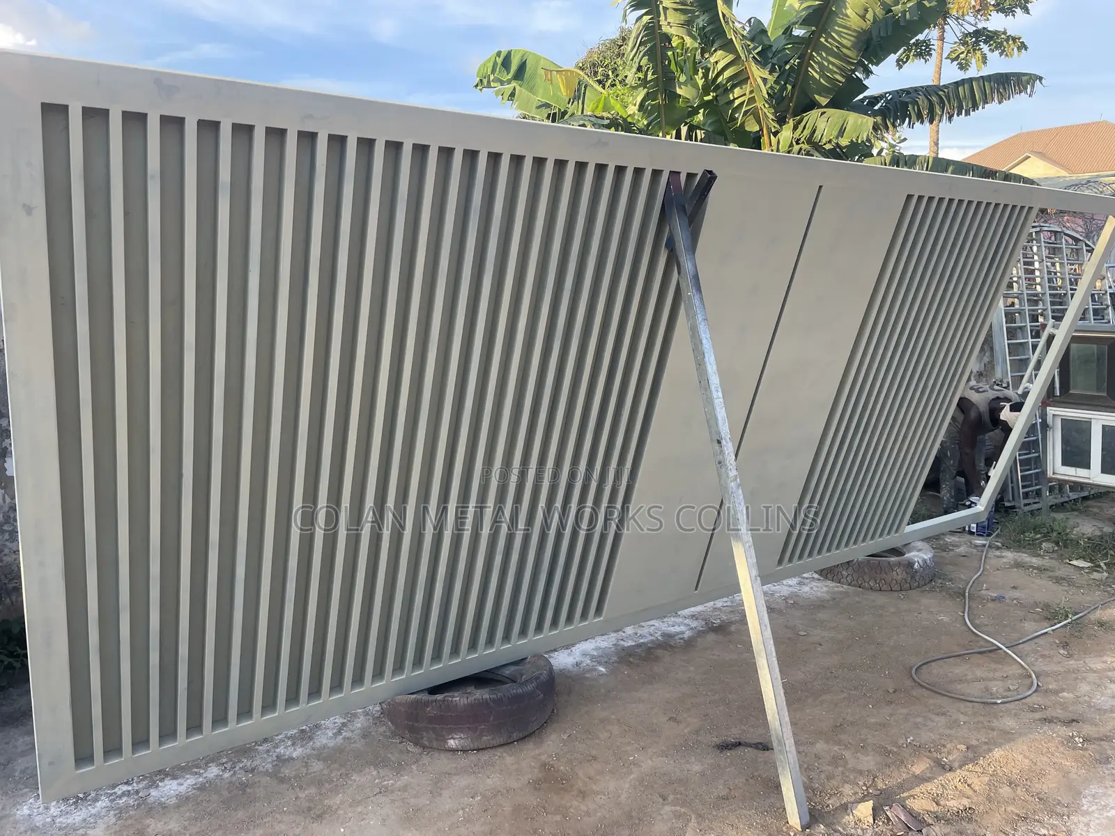 Metal Gate