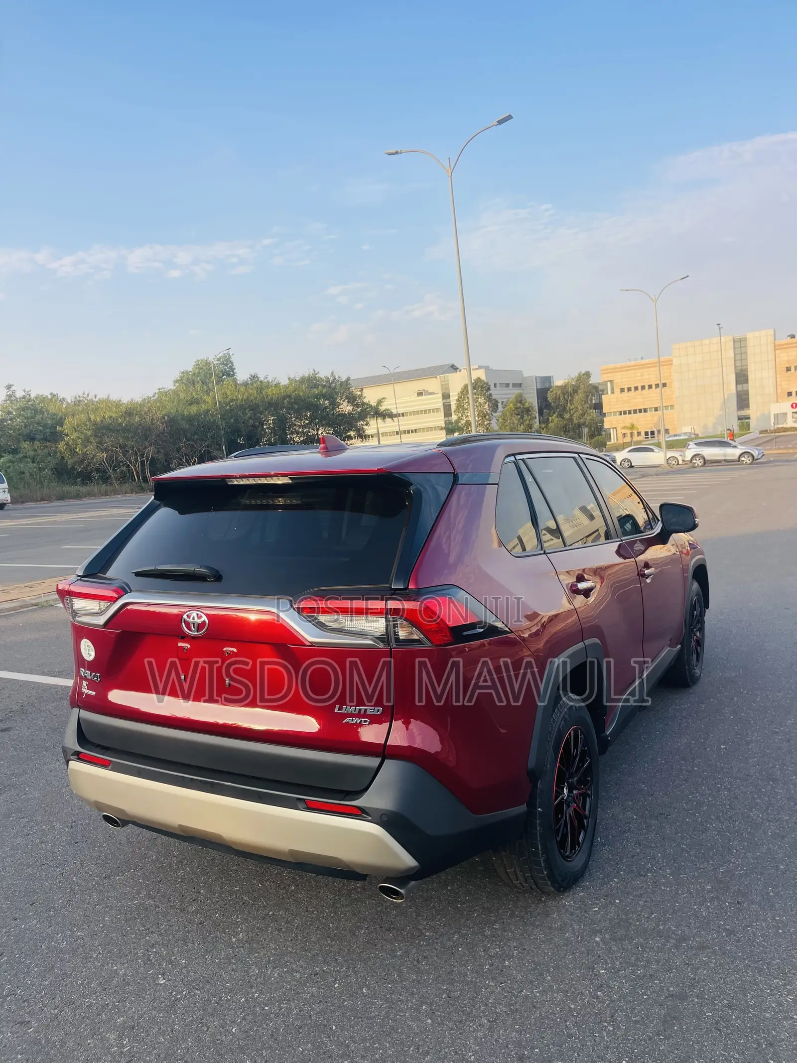 Toyota RAV4 2022 Red