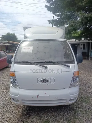 Kia Bongo 2011 White